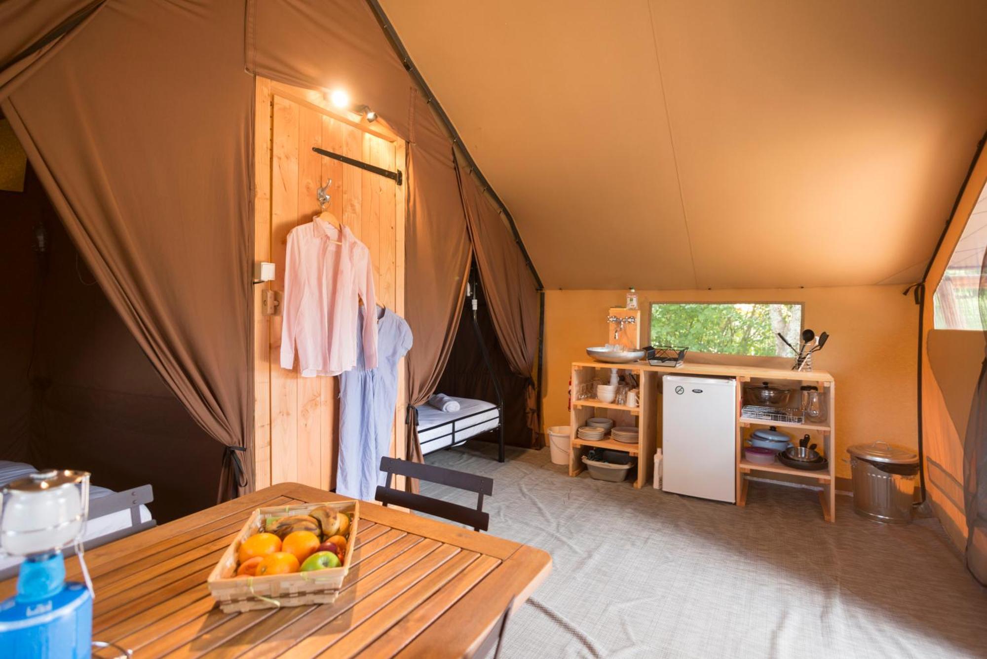 Huttopia Lac de Serre-Ponçon Le Lautaret Chambre photo